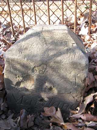 Washington Boundary Stone Northeast 7. Photo by howderfamily.com; (CC BY-NC-SA 2.0)