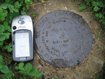 Washington Highpoint Geological Survey Benchmark. Photo by howderfamily.com; (CC BY-NC-SA 2.0)