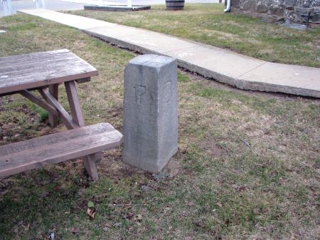 Delaware Arc Border Stone 17. Photo by howderfamily.com; (CC BY-NC-SA 2.0)