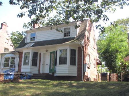 House Sold by Foreclosure. Photo by howderfamily.com; (CC BY-NC-SA 2.0)