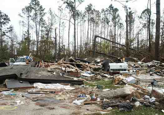 Home destroyed by Hurricane Katrina in Mississippi. Photo by howderfamily.com; (CC BY-NC-SA 2.0)