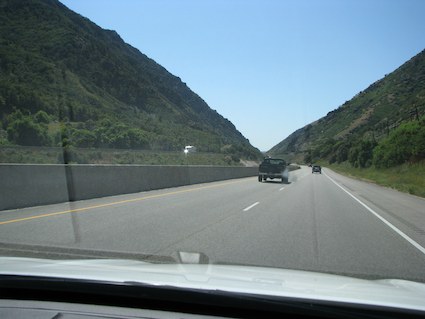 Interstate 84 in Utah split by two counties. Photo by howderfamily.com; (CC BY-NC-SA 2.0)