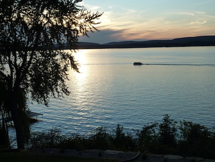 Lake Wisconsin. Photo by howderfamily.com; (CC BY-NC-SA 2.0)