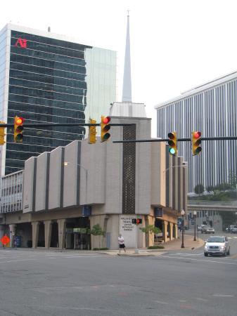 Church-Gas Station in Rosslyn, Virginia. Photo by howderfamily.com; (CC BY-NC-SA 2.0)