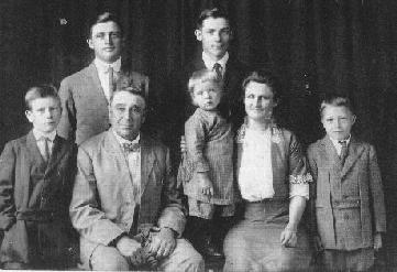 Everett, Charlie, Jolly, Isaac, Glenn, Daisy (Sylvester) & Ken Haycraft