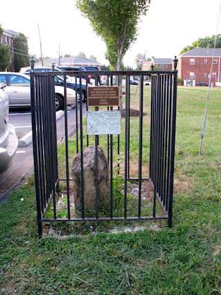 Original Washington DC Boundary Stone SW 8. Photo by howderfamily.com; (CC BY-NC-SA 2.0)