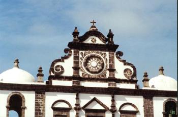Architectural detail on Igreja Matriz de Sao Salvador. My own photo.