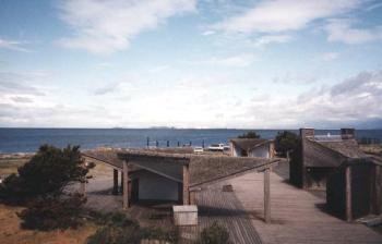 Boardwalk and Shelters at Lighthouse Marine Park. Photo by howderfamily.com; (CC BY-NC-SA 2.0)